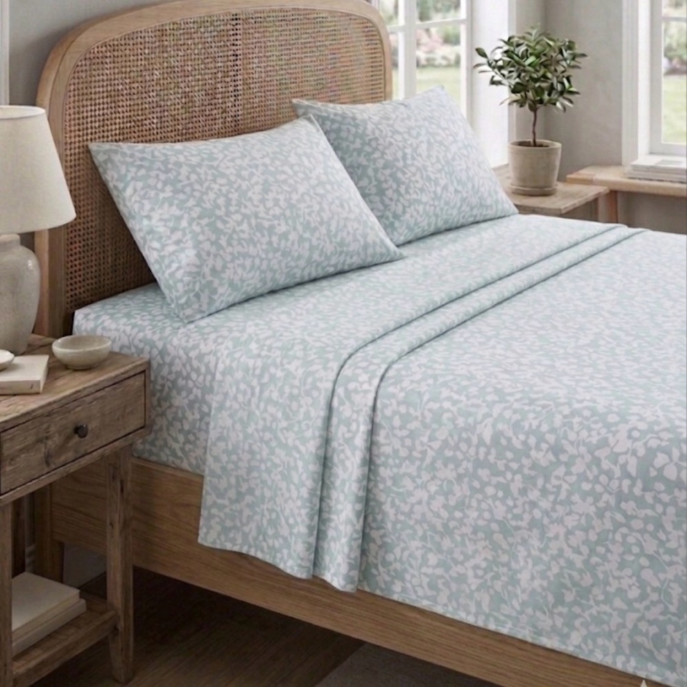 CALM SPACES Microfiber Sheet Set, Queen, Teal Blue Cream and White